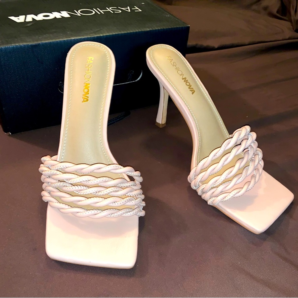 Rags to Riches Heels- Nude Size: 11 USA